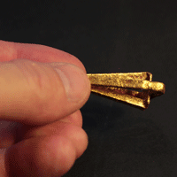 un bijou en carton gaufr�